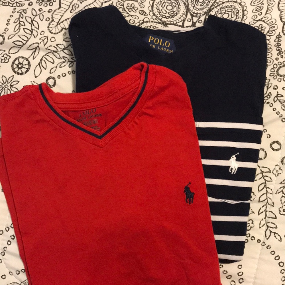 2 short sleeve tshirts